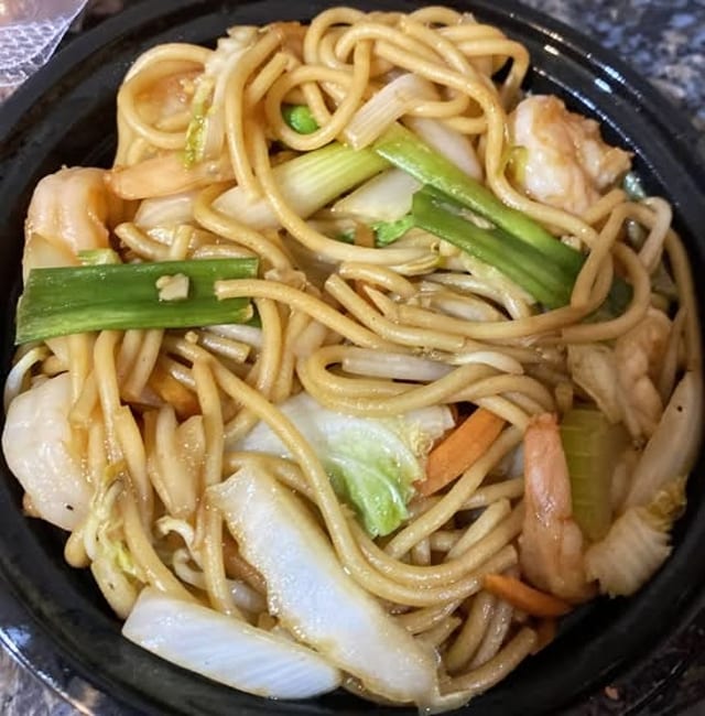 Shrimp Lo Mein Party Tray.