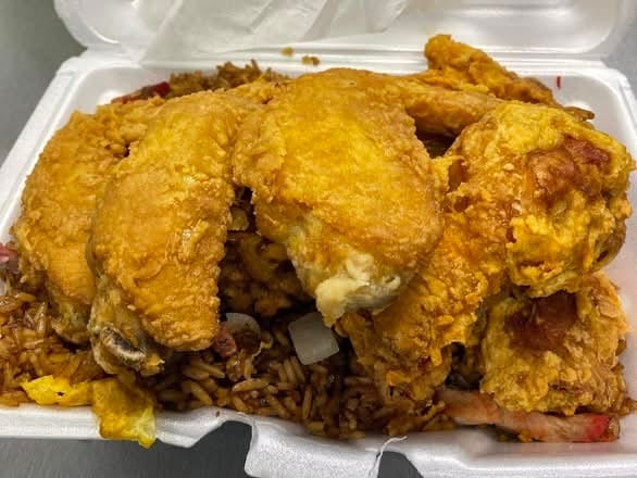 Dinner Chicken Wings Combination Platter.